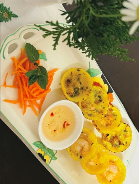 39.MINI CRISPY PANCAKES WITH PORK - Banh Khot