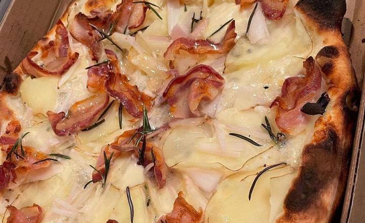 PIZZA PATATE E CIPOLLA