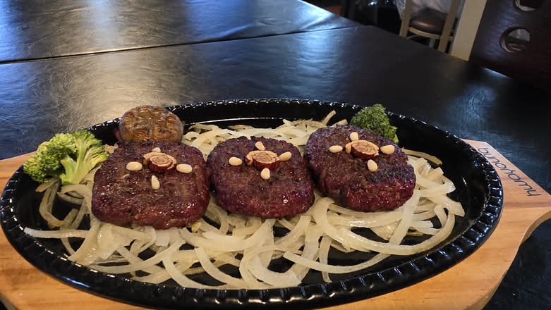 KBT Hand-Kneaded Char-Broiled Beef Steak, 8 oz. (Korean Tteokgalbi)
