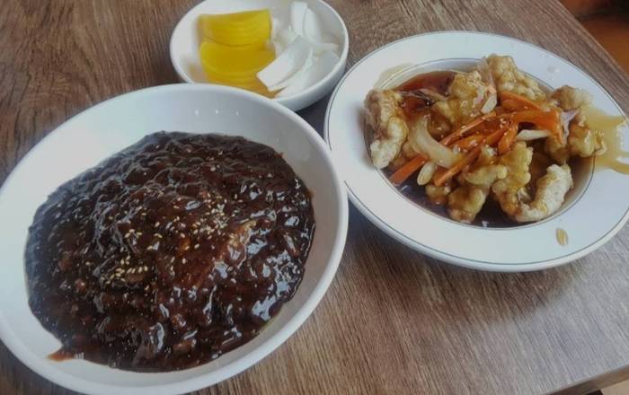 KBT Ja-jang-myeon and Mini Tang-suyuk Combo