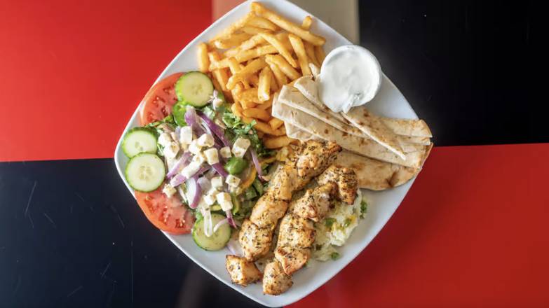 Chicken souvlaki platter (Assiette de souvlaki de poulet)