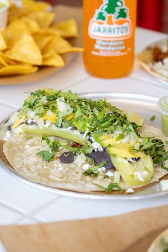 Chilaca queso fresco y aguacate / Fresh cheese & avocado