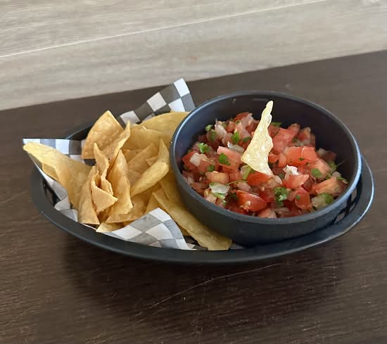Pico de Gallo & Chips