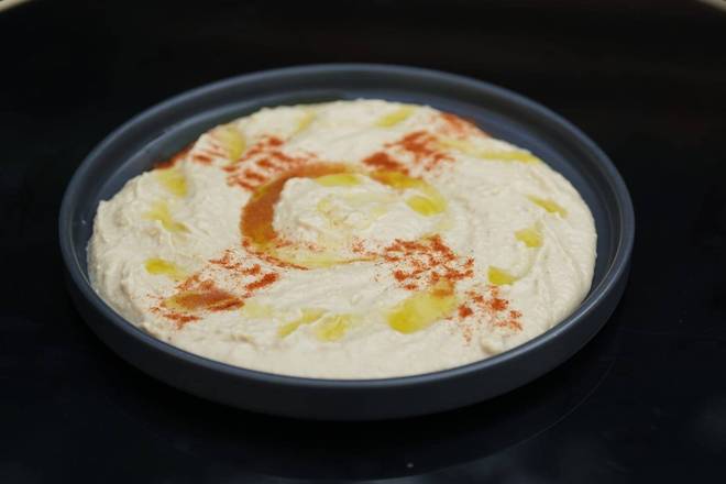 D2. Hummus with Naan