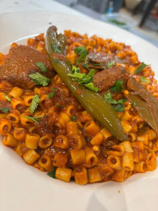 Makrouna veau