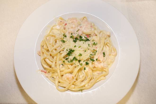 Seafood Alfredo Pasta