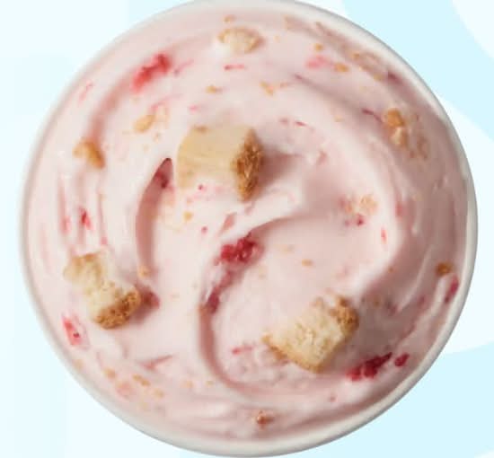 Dessert BlizzardMD Gâteau au fromage à la fraise / Strawberry Cheesecake Blizzard® Treat