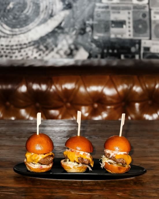 CHEESEBURGER SLIDERS