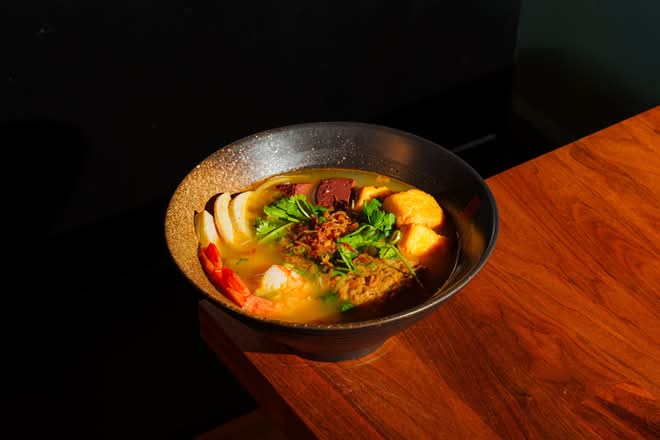 Bun Rieu (Crab Vermicelli Soup)