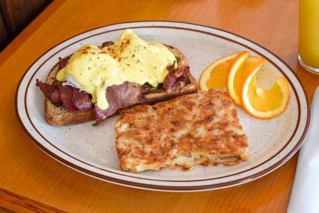 Smoked Meat Benedict