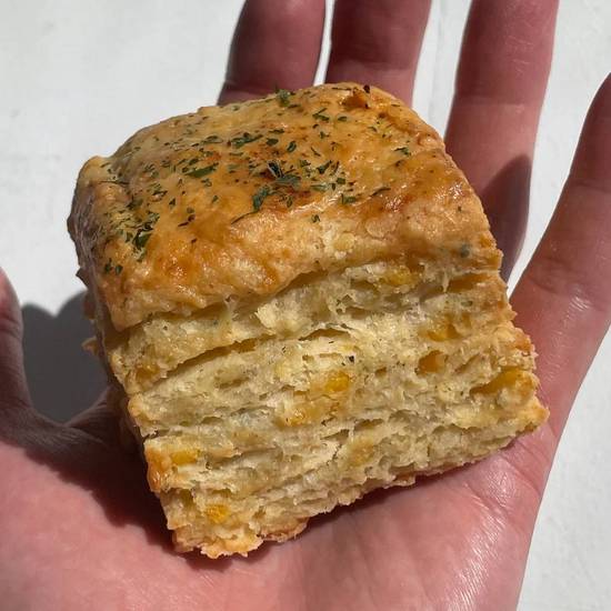 Cheddar Bay Biscuit