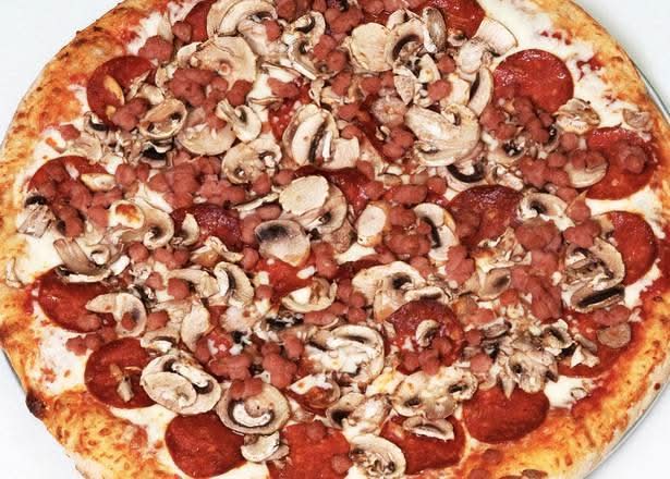 Fan Favorite -  Medium Canadian Pizza