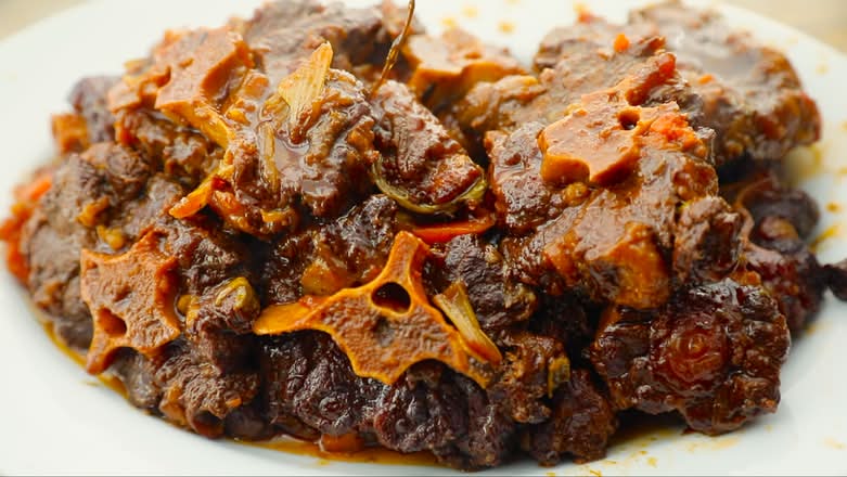 Stew Oxtail with white rice