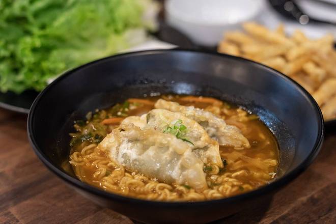 Mandu Ramen