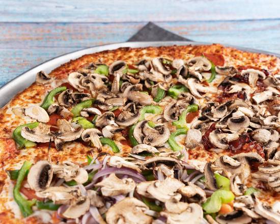 Medium Deluxe Pizza
