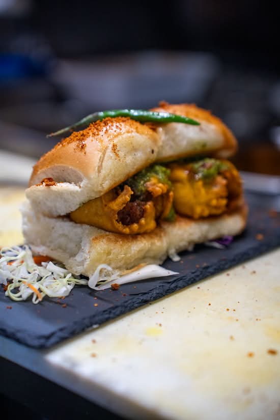 Vada Pav (2 pc)
