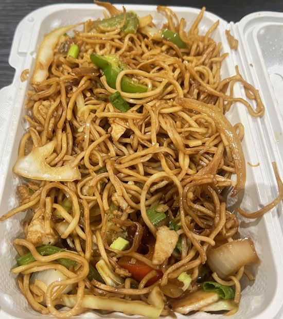 Wok Tossed Hakka Chicken Noodles