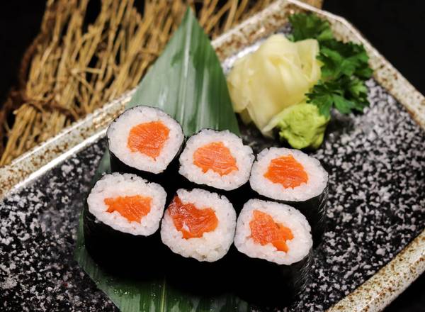 Salmon Hosomaki