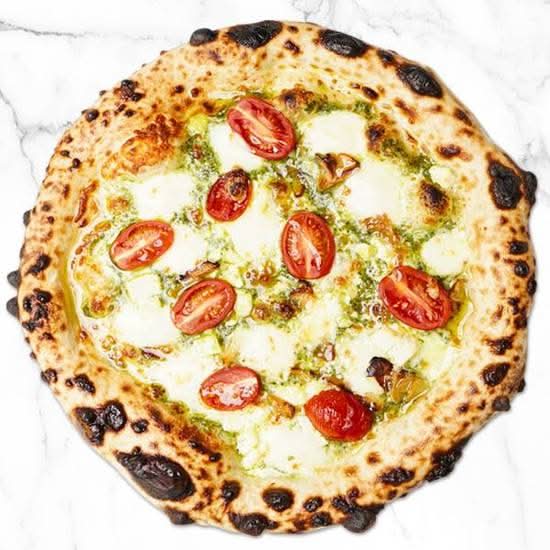 Wood-Fired Aglio Arrostito – Pesto & Roasted Garlic Neapolitan Pizza