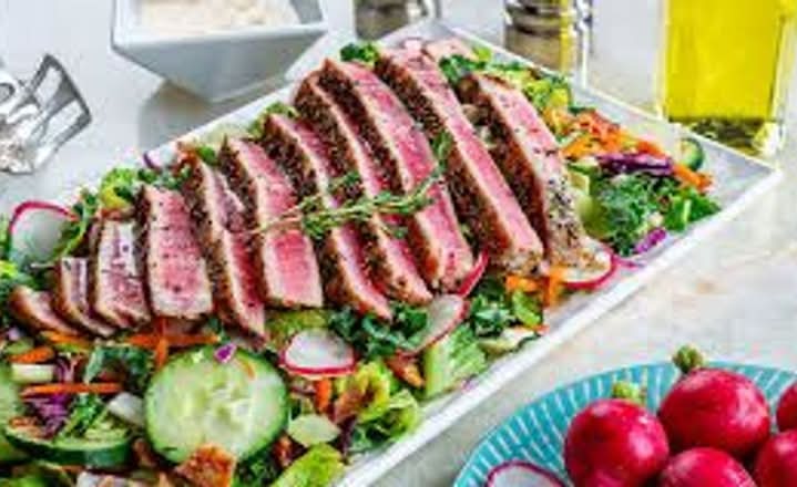 Seared Pepper Tuna Salad