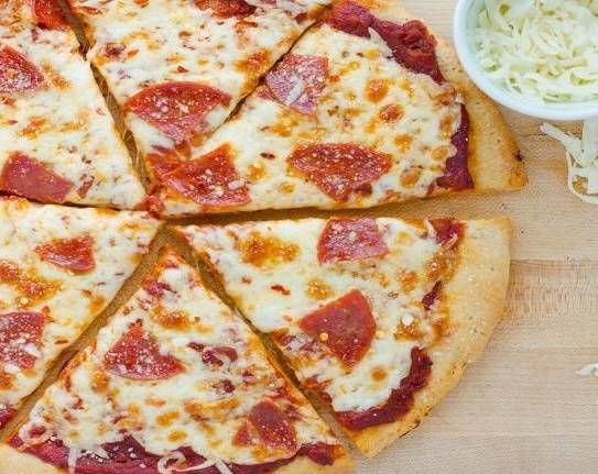 The Classic Deluxe Pizza (12" Medium)