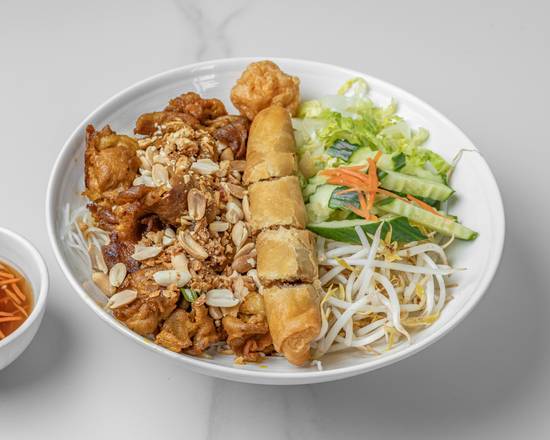 Bún Thịt Nướng, Chả Giò
