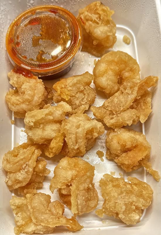 76. Crevettes Frites avec Sauce Aigre et Douce Style “Cutlet” /  Deep-Fried Prawn Cutlet with Sweet and Sour Sauce 吉列明蝦球