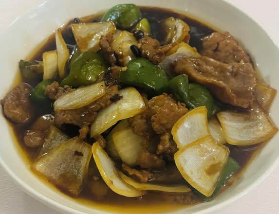 142A. Bœuf à la Sauce aux Fèves Noires / Beef Filet with Black Bean Sauce 豉椒牛肉