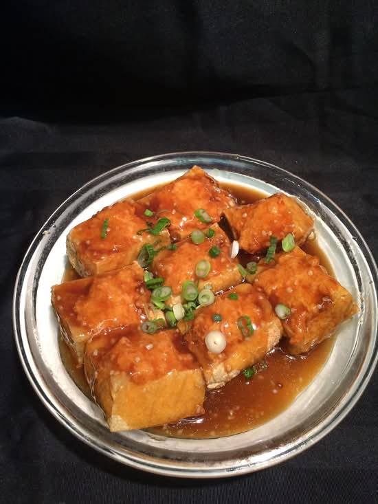 174. Tofu Frit avec crevette / Pan-Fried Shrimp stuffed Tofu 煎釀豆腐