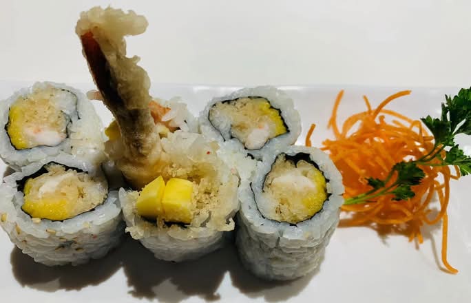 Maki Crevette Tempura Et Mangue