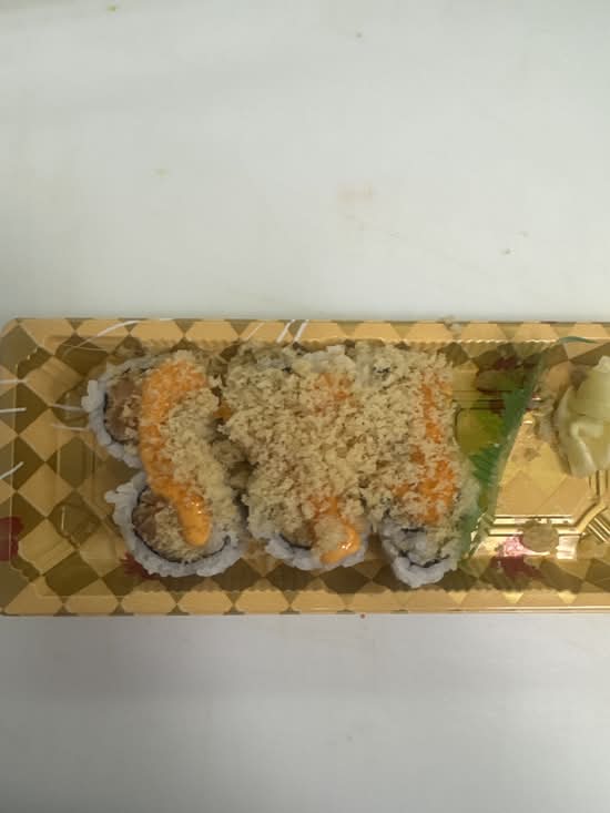 Spicy Salmon Maki (6 pcs)