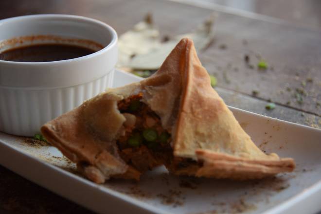 Chicken Samosa (2 Pcs)