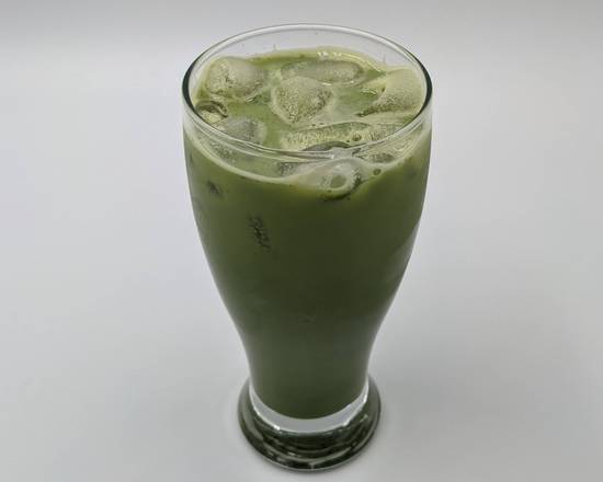 Latté matcha glacé / Iced Matcha Latte