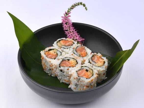 Spicy Salmon Maki Roll (6 pcs)