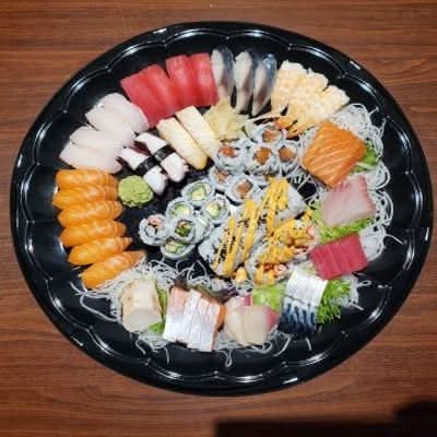 Sushi, Sashimi, Maki Platter B