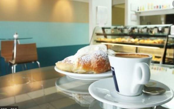 Classica Colazione all'Italiana / Petit Dejeuner Italien Classique