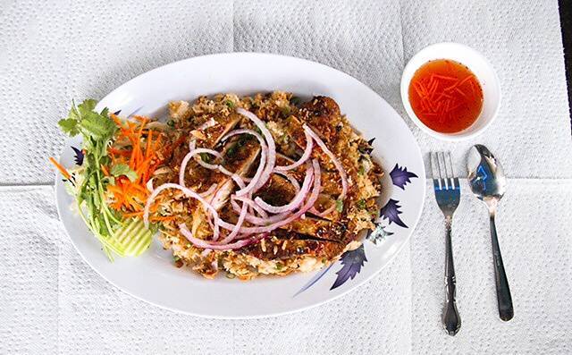 Grilled Lemongrass Chicken on Fried Rice (Com Chien Ga Nuong Xa)