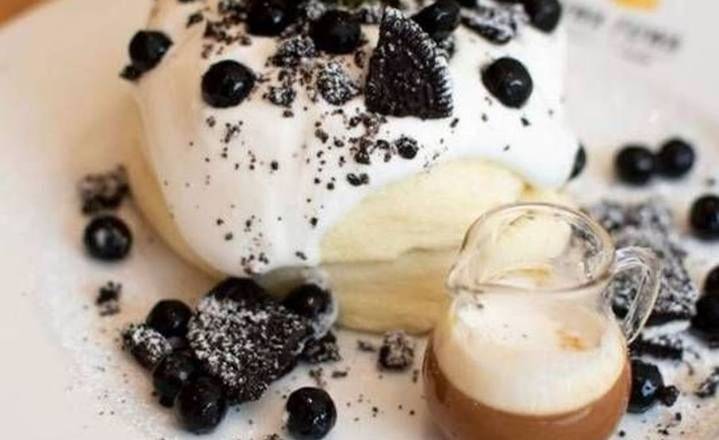 Cookies & Cream Soufflé Pancake