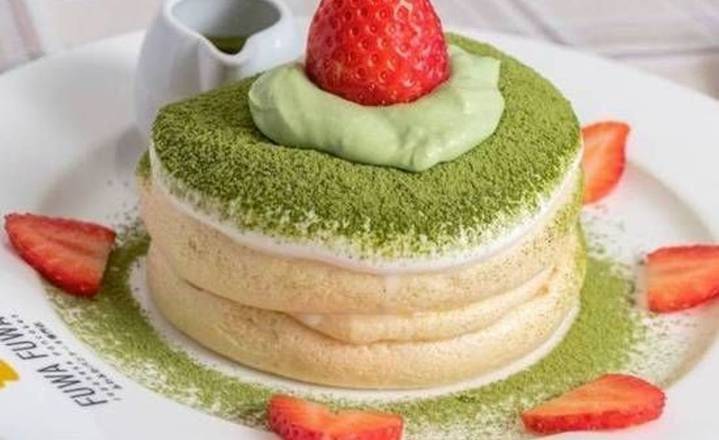 Matcha Tiramisú Soufflé Pancake