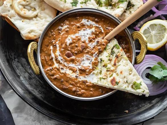 Dal Makhani (16 oz) + 2 Naan