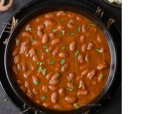 Rajma Curry (16 oz) + 2 Naan