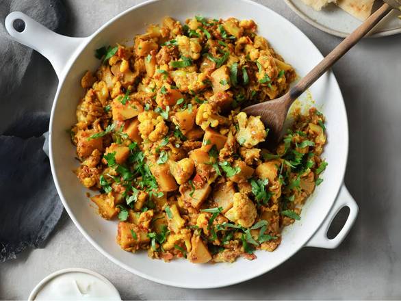 Aloo Gobi (16 oz) + 2 Naan