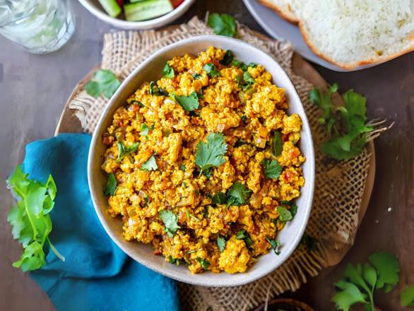 Paneer Bhurji (16 oz) + 2 Naan