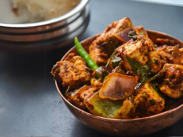 Karahi Paneer (16 oz) + 2 Naan