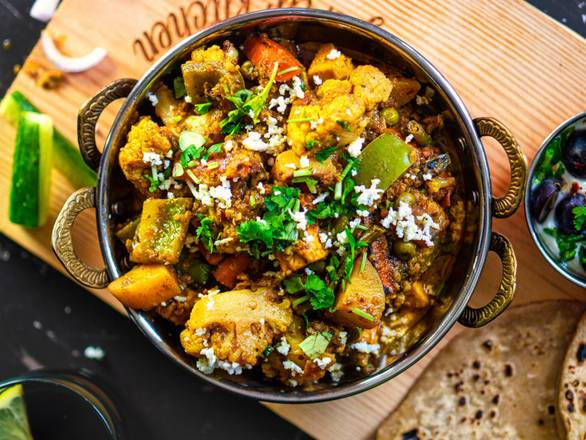 Mixed Veg (16 oz) + 2 Naan