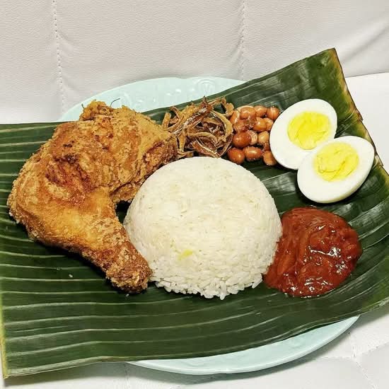 1. Nasi Lemak with Fried Chicken