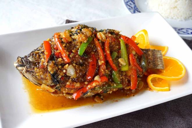 29. Deep fried fish in three flavors sauce