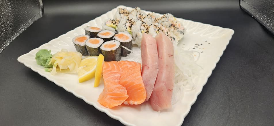 Sashimi Combo (18 Pcs)
