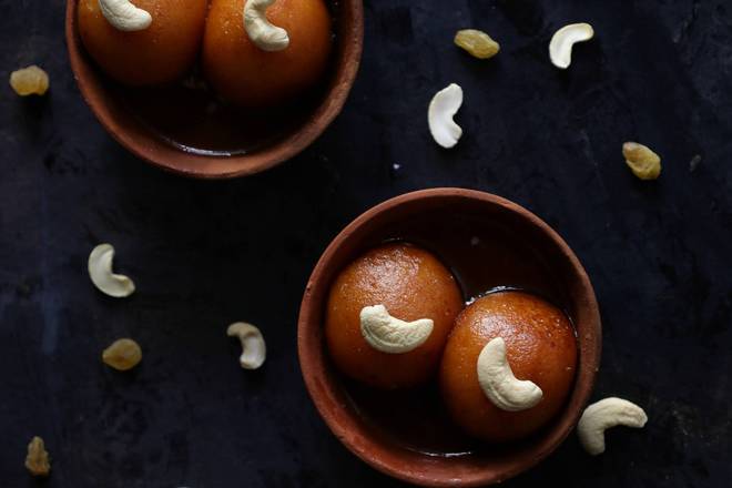 Gulab Jamun (4 Pcs)