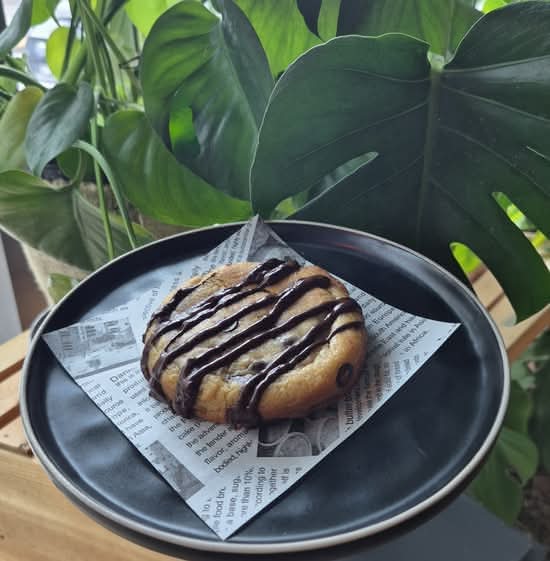 Butter Chocolate Chip Almond Cookie